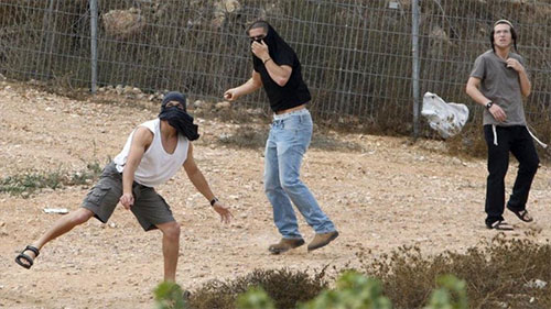 colonos israelíes apedrean a palestinos Brutal asesinato en el sur de la ciudad cisjordana de Nablus